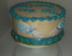 A cake with blue frosting